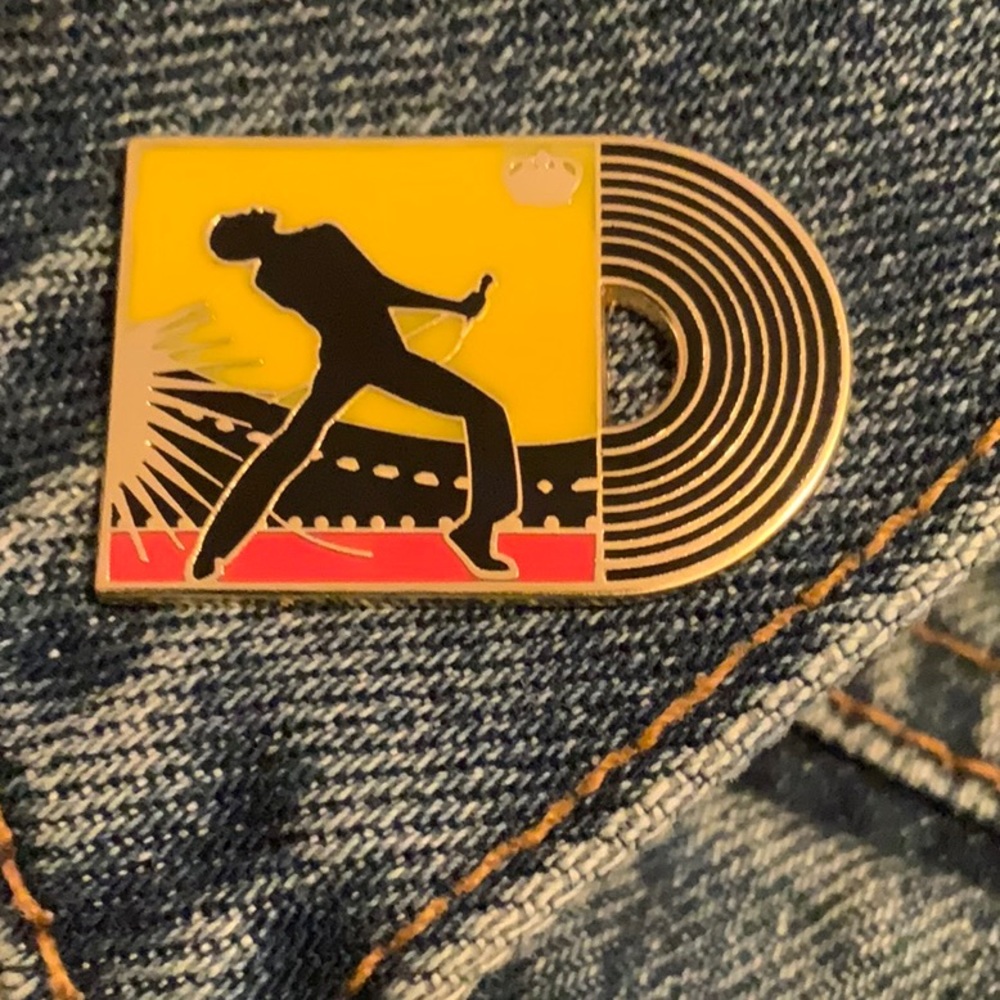 💥Bundle 3 for $25💥 New pin of Freddie Mercury, from Queen